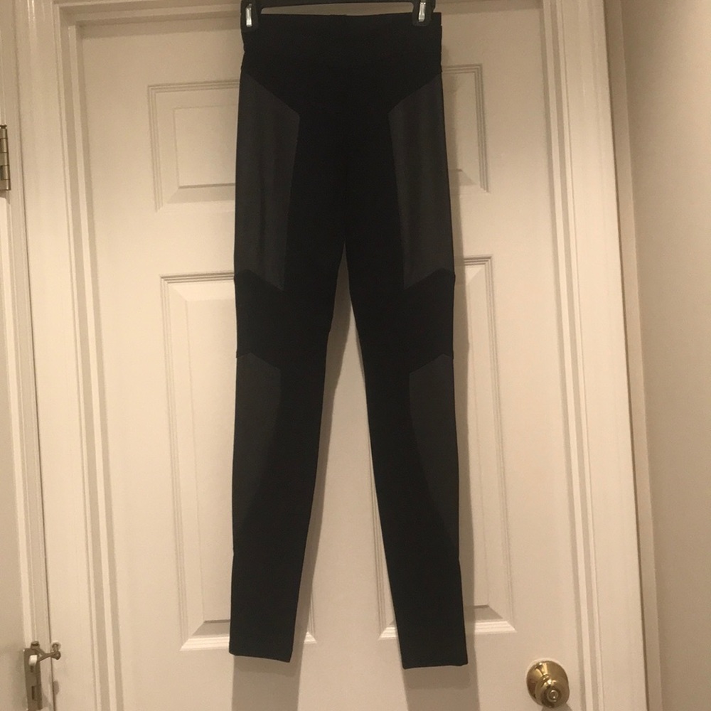 Leather patched leggings